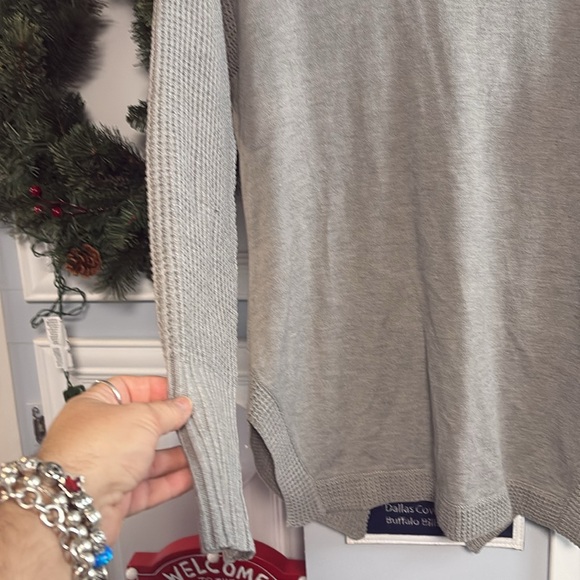 Sweater - Picture 7 of 7